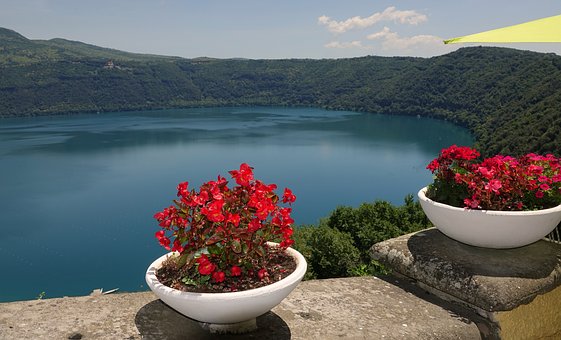 Paus reist wederom af naar Castel Gandolfo